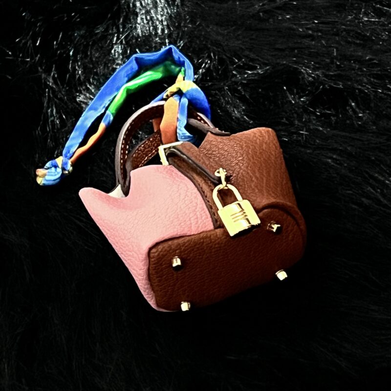 Picotin-Pink and brown color combination