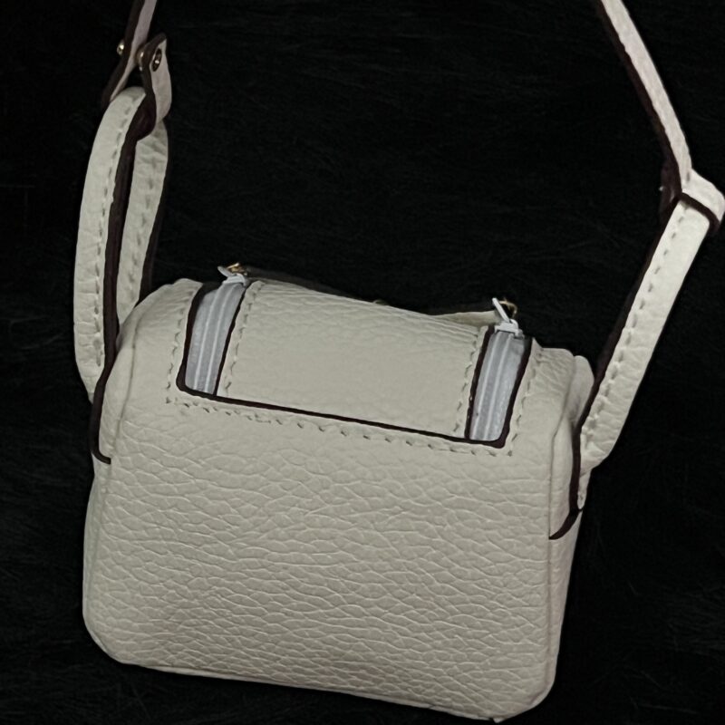Lindy-White - Image 4